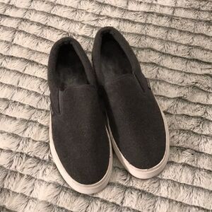 Worn once—-cute gray slides